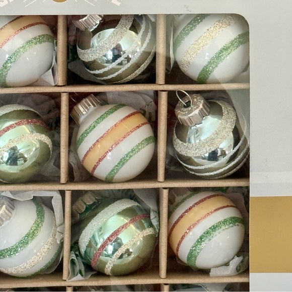 20 Piece Vintage Style Mini Glass Ornament Set - Christopher Radko Shiny Brite - Picture 3 of 6